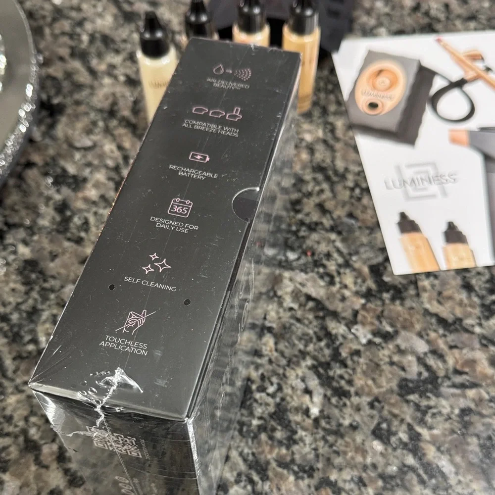 Luminess Breeze 2 airbrush Makeup, Foundation Sample Set bundle NEW
